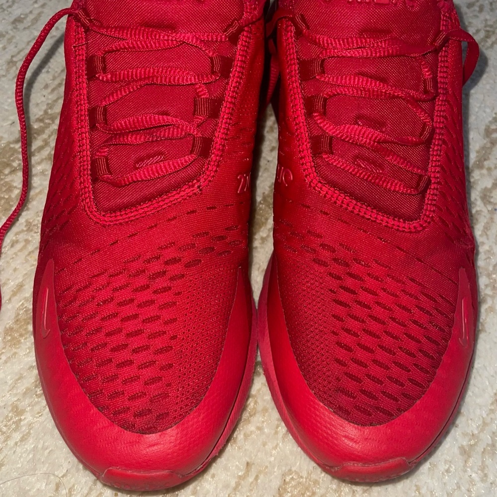 Nike Air Max 270 Mens Size 10.5 Red Athletic Running Shoes Sneakers CV7544-600